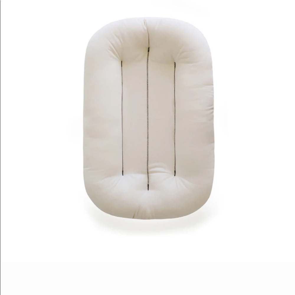 Snuggle me organic infant lounger with cover
